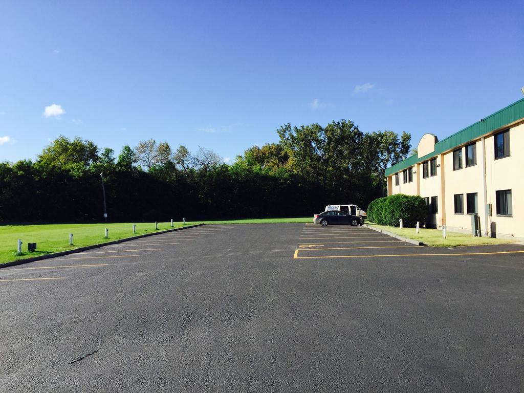 Howard Johnson By Wyndham Portage La Prairie Zewnętrze zdjęcie